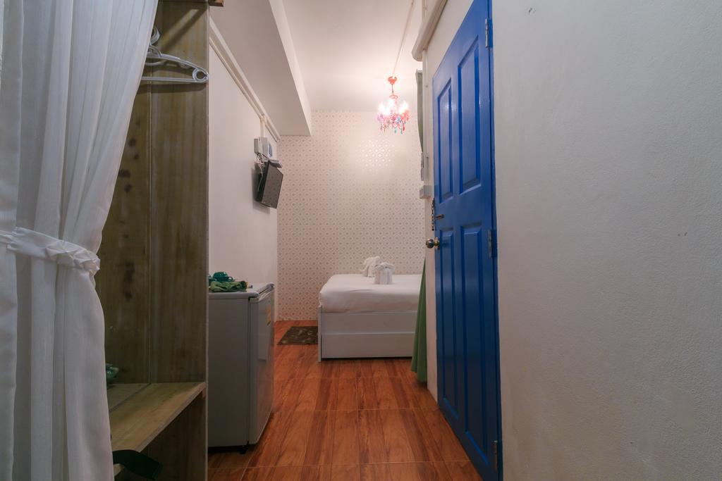 Frog House Bed & Breakfast (Adults Only) Patong Extérieur photo