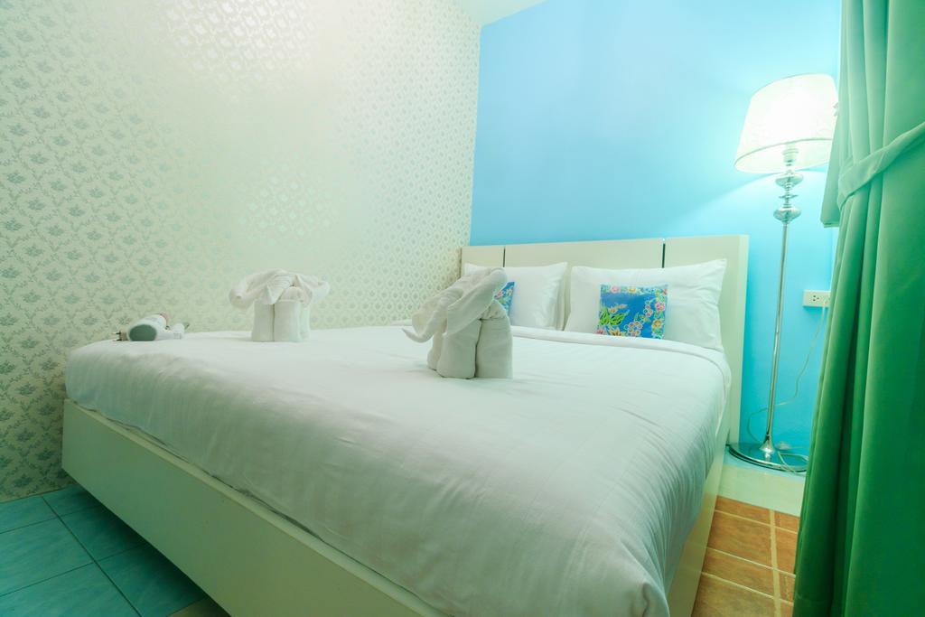 Frog House Bed & Breakfast (Adults Only) Patong Extérieur photo