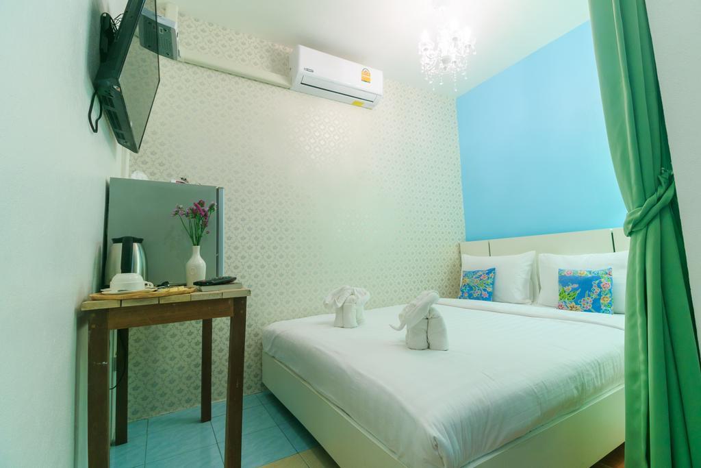 Frog House Bed & Breakfast (Adults Only) Patong Extérieur photo
