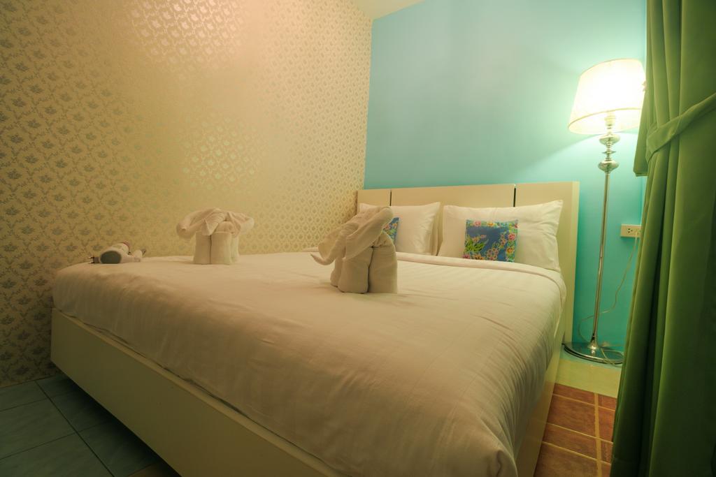 Frog House Bed & Breakfast (Adults Only) Patong Extérieur photo